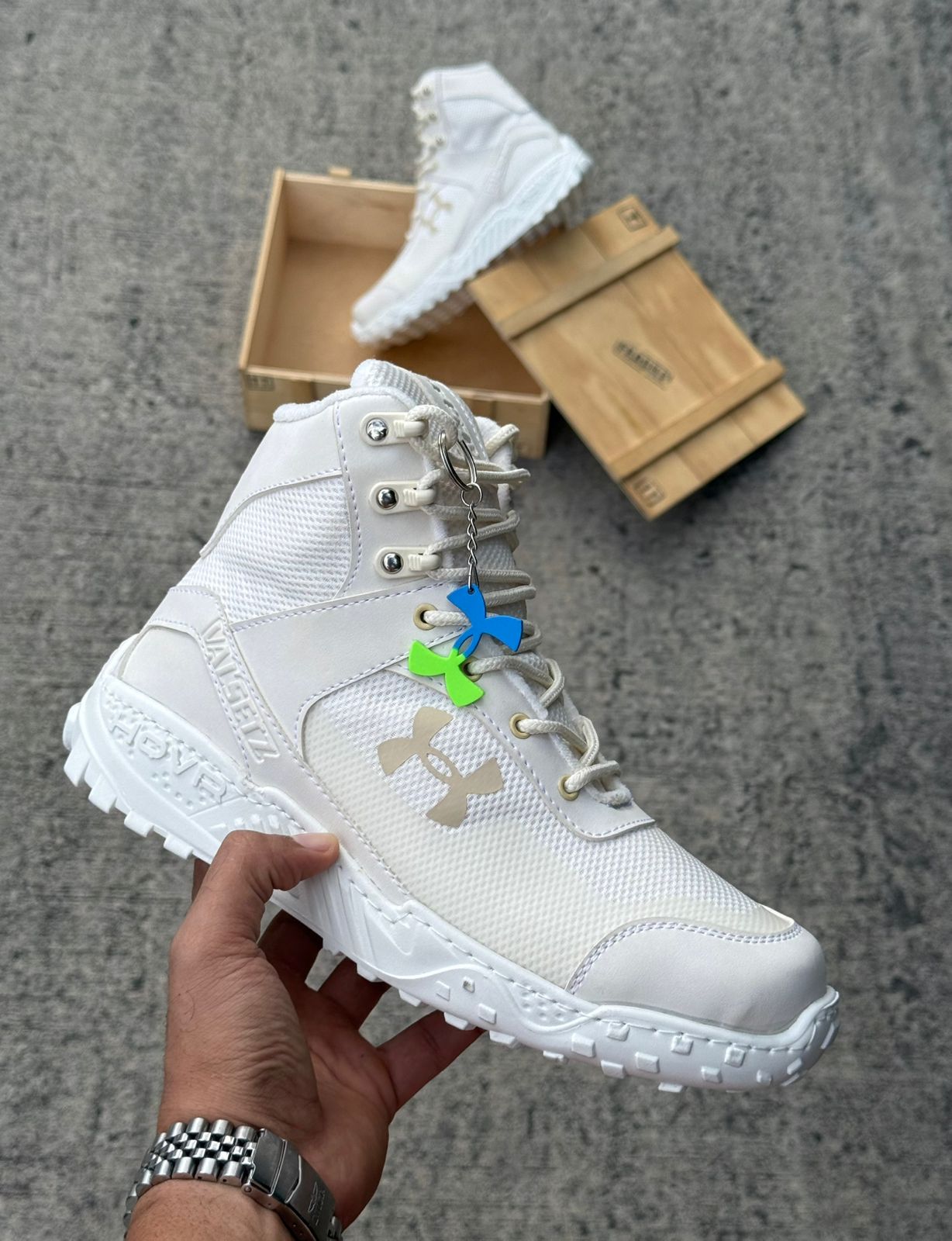 BOTA UNDER ARMOUR VALSETZ