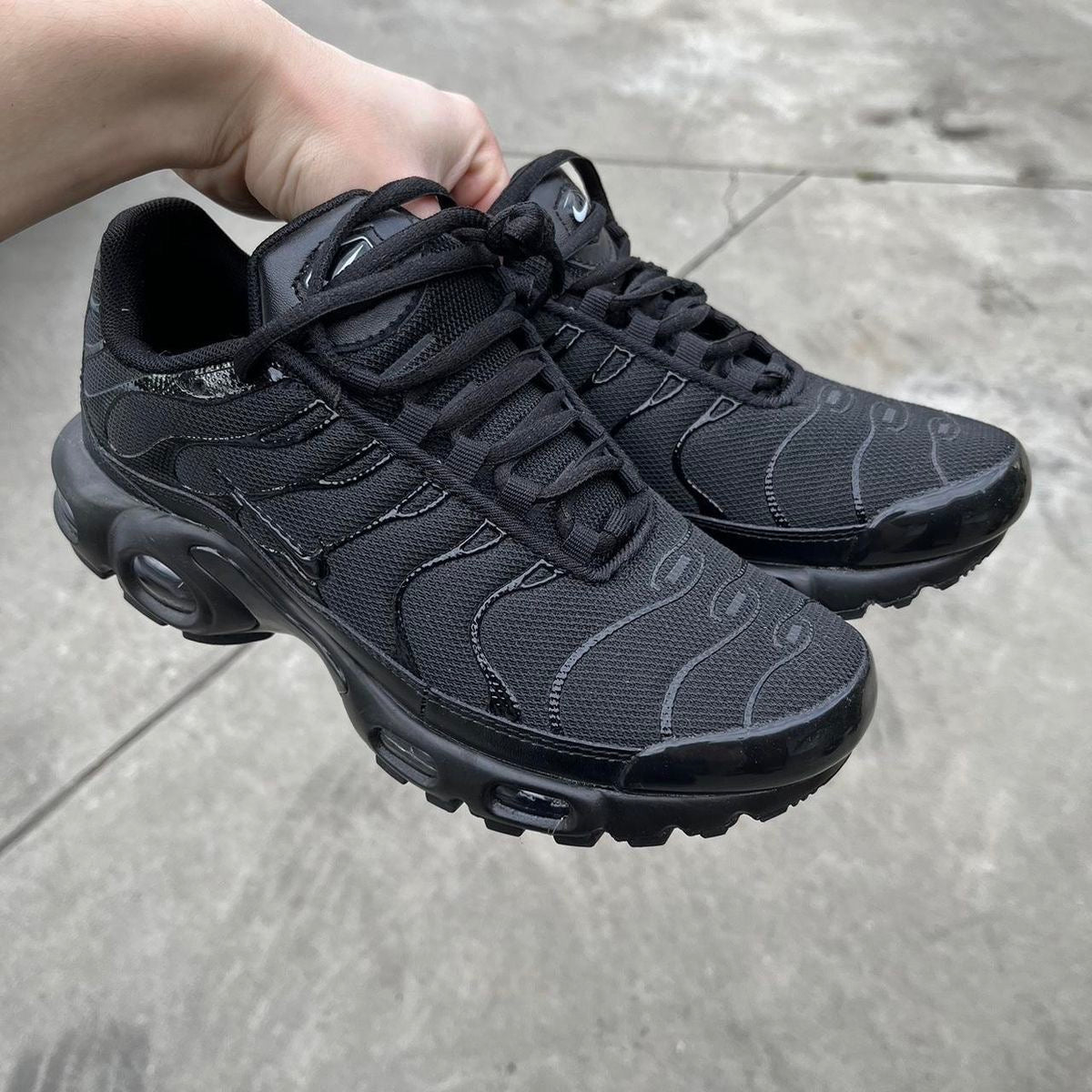 NIKE TN AIR MAX PLUS NEGRA