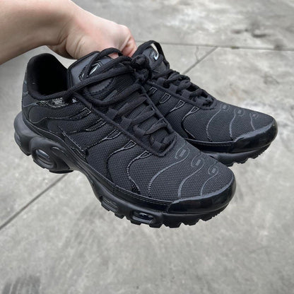 NIKE TN AIR MAX PLUS NEGRA
