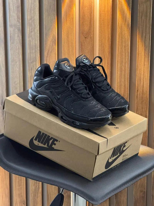 NIKE TN AIR MAX PLUS NEGRA